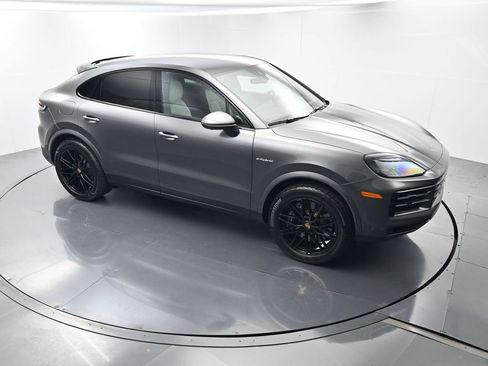 Certified 2024 Porsche Cayenne Coupe AWD/4WD image 41
