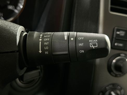 Used 2015 Nissan Armada Platinum image 31