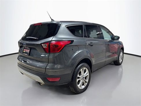 Used 2019 Ford Escape SE image 7
