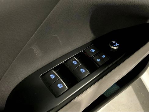 Used 2020 Toyota Camry XLE FWD image 35