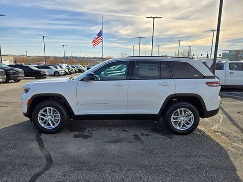 New 2025 Jeep Grand Cherokee Laredo X image 7