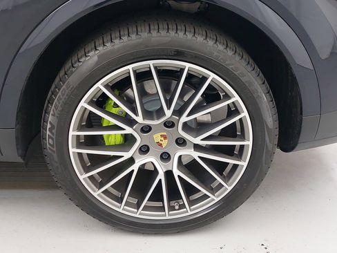 Certified 2023 Porsche Cayenne image 35