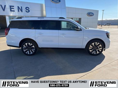 Used 2025 Ford Expedition Max Platinum w/ Driver's Package image 2