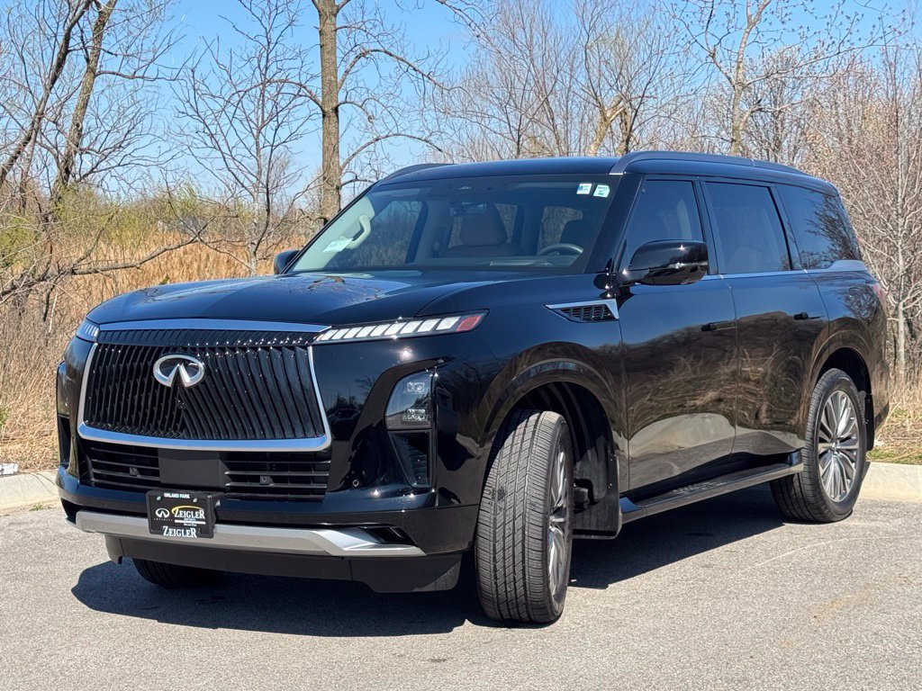 Certified 2026 INFINITI QX80 Luxe w/ Cargo Package AWD/4WD image 3