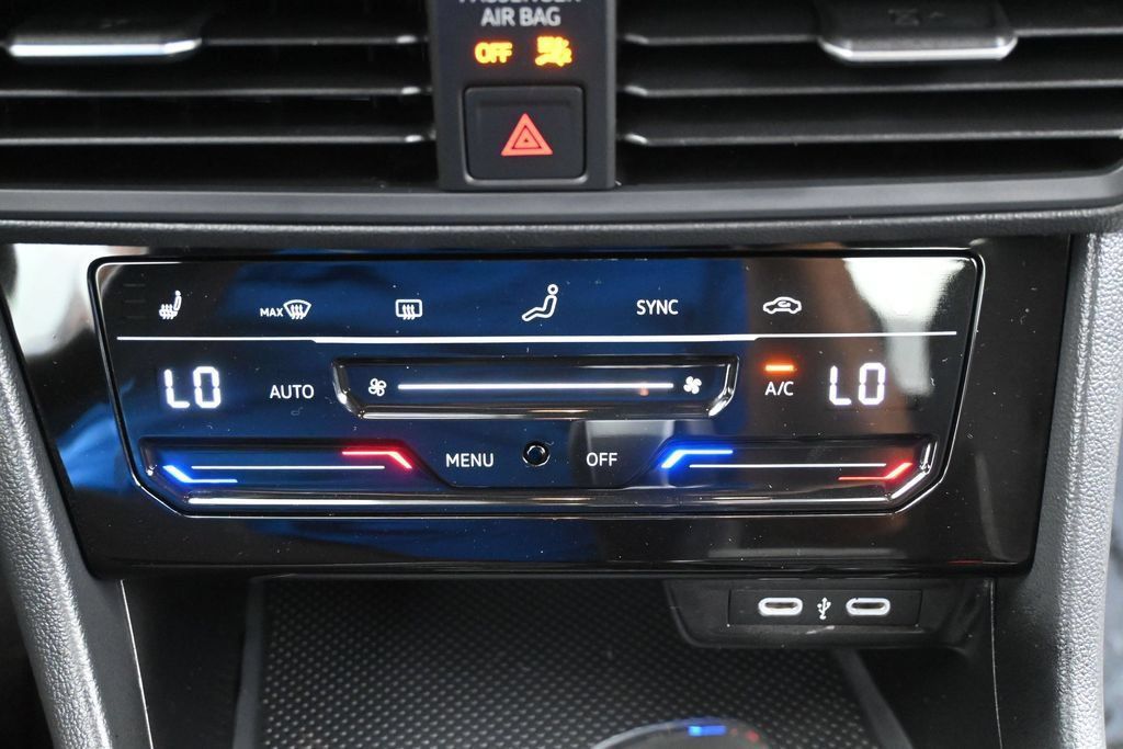 Used 2025 Volkswagen Jetta Sport FWD image 20