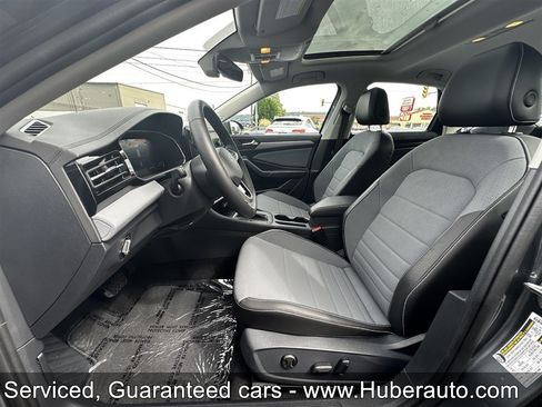 Used 2026 Volkswagen Jetta SE FWD image 10