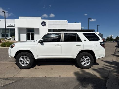 Used 2020 Toyota 4Runner SR5 AWD/4WD image 2