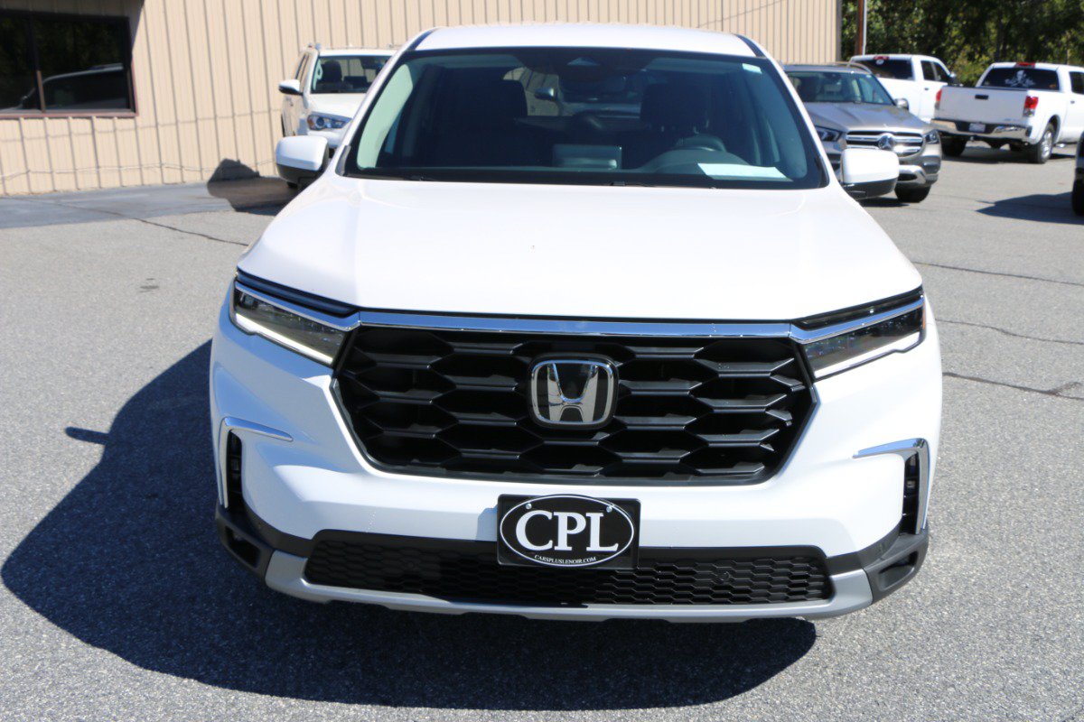 Used 2025 Honda Pilot EX-L image 11