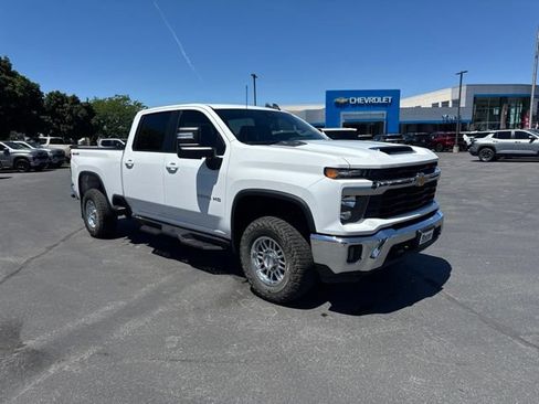 Used 2024 Chevrolet Silverado 2500 LT w/ Convenience Package AWD/4WD image 1