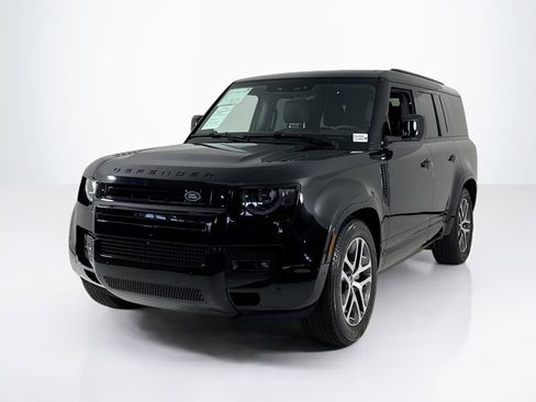 Used 2025 Land Rover Defender 130 X-Dynamic SE AWD/4WD image 1