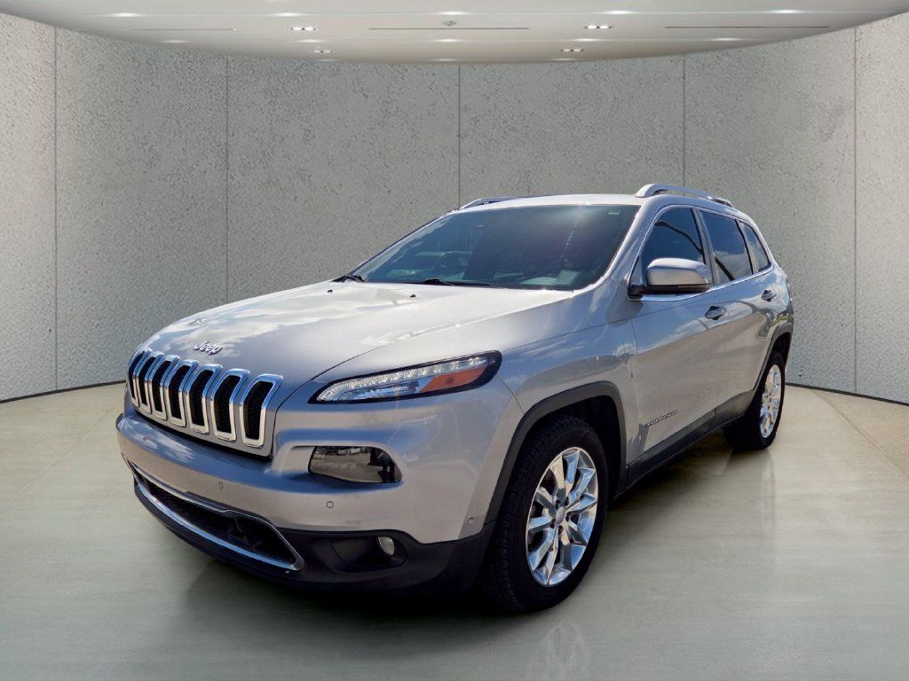 Used 2017 Jeep Cherokee Limited w/ Technology Group FWD image 12