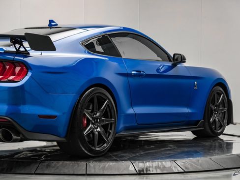 Used 2021 Ford Mustang Shelby GT500 w/ Carbon Fiber Track Pack RWD image 23