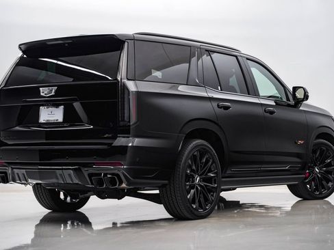 Used 2026 Cadillac Escalade V w/ LPO, ONYX Package AWD/4WD image 9