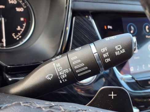 Used 2024 Cadillac XT6 Premium Luxury image 19