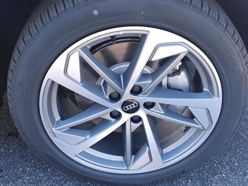 New 2025 Audi Q3 2.0T Premium image 12