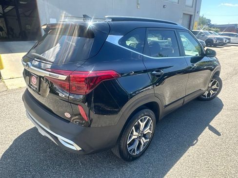 Used 2021 Kia Seltos EX AWD/4WD image 6
