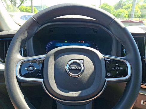 Certified 2025 Volvo XC60 B5 Ultra AWD/4WD image 21