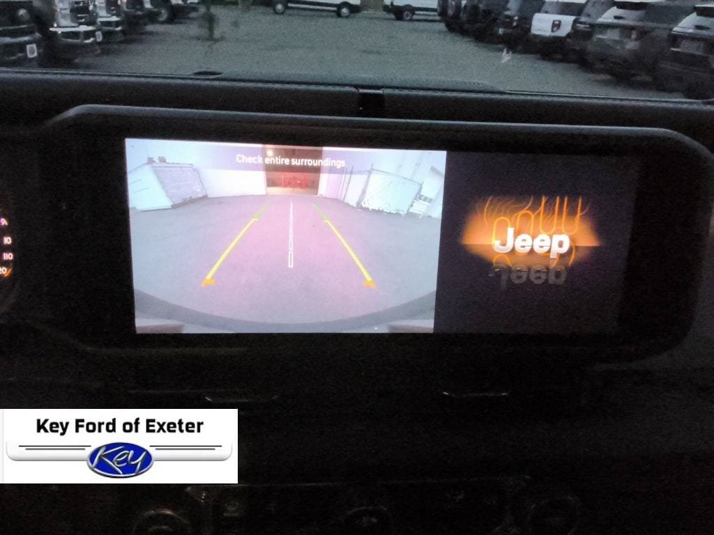 Used 2025 Jeep Wrangler Unlimited Sahara AWD/4WD image 46