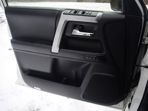 Used 2018 Toyota 4Runner Limited image 19