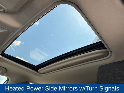 Used 2021 Toyota RAV4 XLE w/ Convenience Package FWD image 14