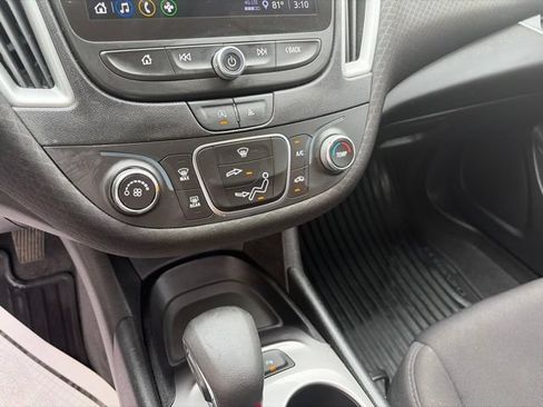 Used 2024 Chevrolet Malibu RS FWD image 23