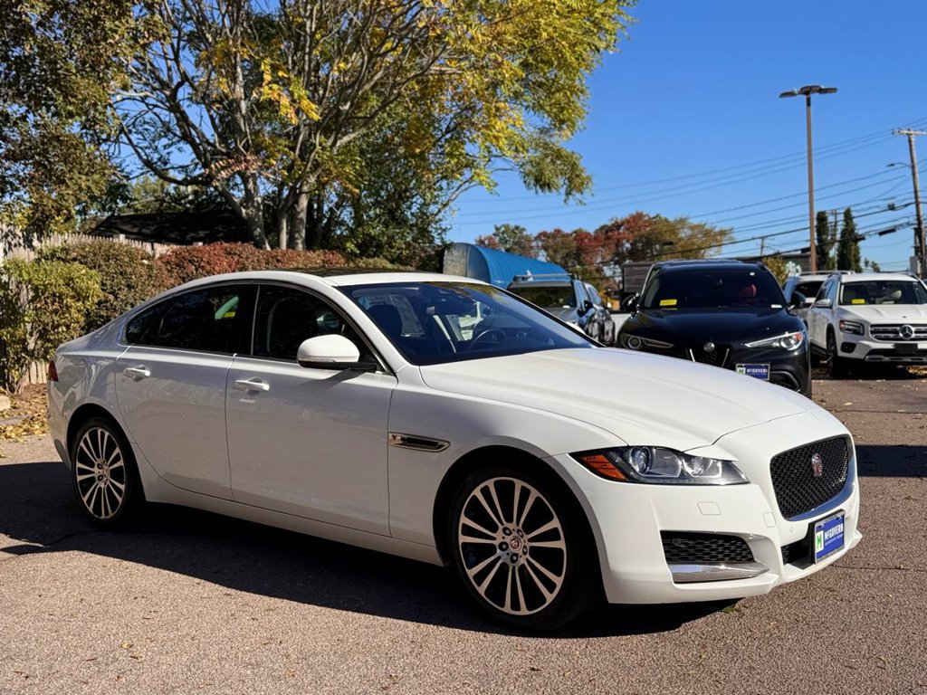 Used 2018 Jaguar XF Prestige AWD/4WD image 8