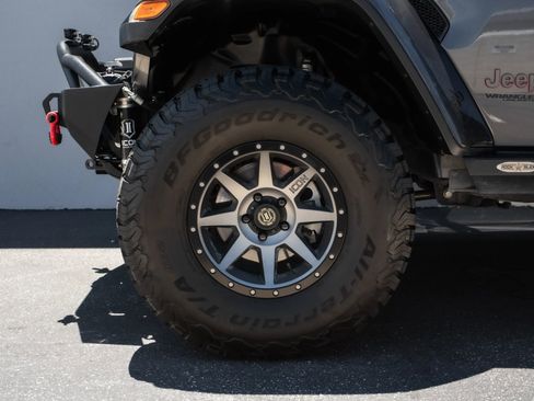 Used 2018 Jeep Wrangler Unlimited Rubicon w/ Dual Top Group image 35