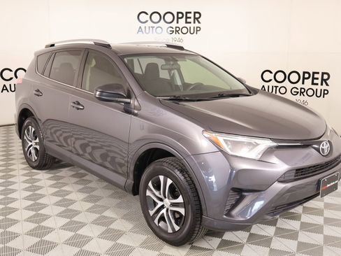 Used 2016 Toyota RAV4 LE image 1