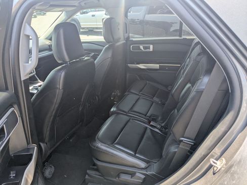 Used 2023 Ford Explorer XLT w/ Equipment Group 202A AWD/4WD image 30