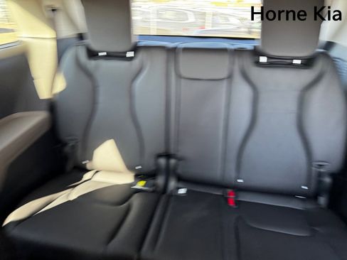 New 2026 Kia Carnival EX image 13