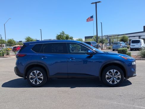 Used 2021 Nissan Rogue SV FWD image 6