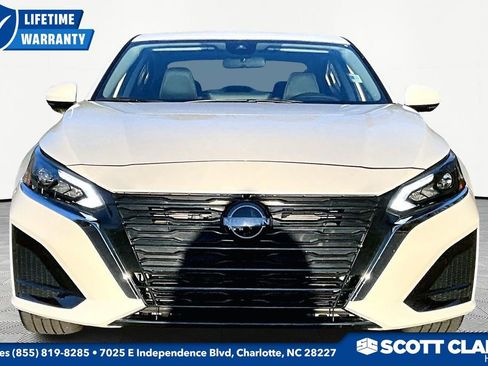 Used 2024 Nissan Altima 2.5 SL image 2