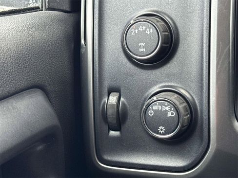 Used 2018 Chevrolet Silverado 2500 LT image 12