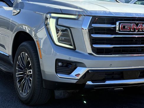 Used 2025 GMC Yukon Elevation image 2