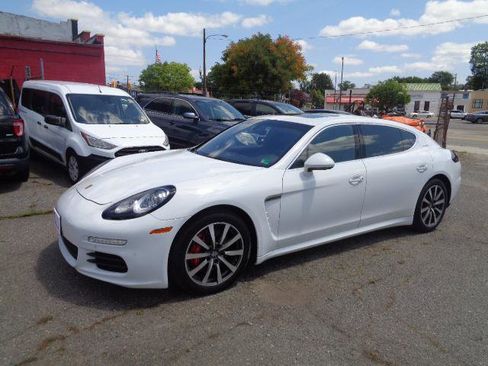Used 2015 Porsche Panamera 4S Executive image 3