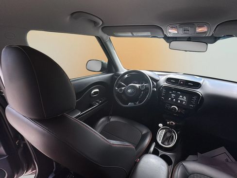 Used 2019 Kia Soul ! FWD image 22