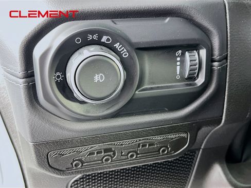Used 2025 Jeep Wrangler Unlimited Sahara AWD/4WD image 13