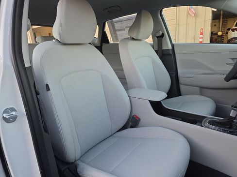 New 2026 Hyundai Kona SE image 18