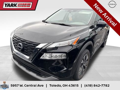 Certified 2023 Nissan Rogue SV image 1