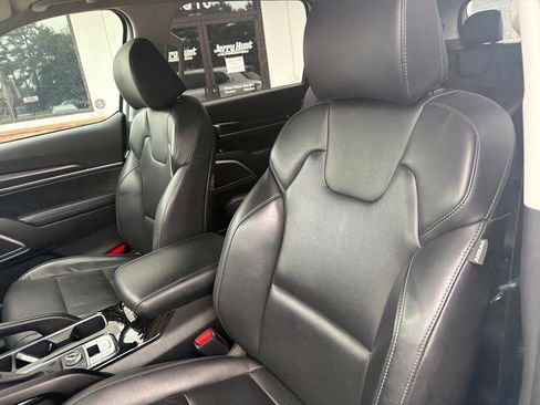 Used 2025 Kia Telluride S AWD/4WD image 3