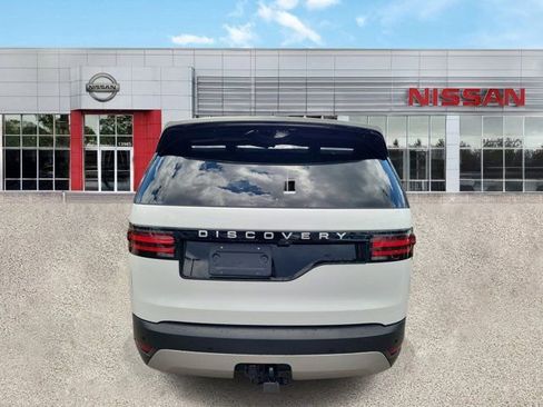 Used 2025 Land Rover Discovery S AWD/4WD image 6