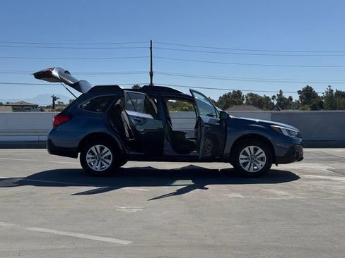 Used 2018 Subaru Outback 2.5i Premium AWD/4WD image 29
