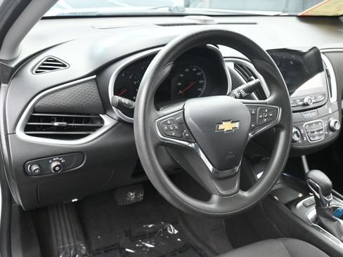 Used 2024 Chevrolet Malibu LT FWD image 15
