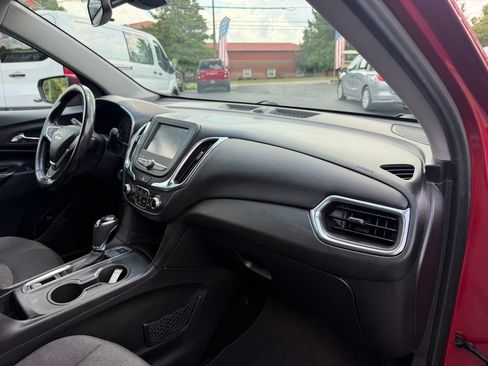 Used 2018 Chevrolet Equinox LT FWD image 28