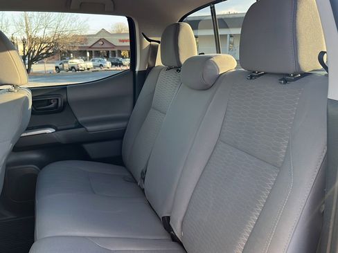 Used 2018 Toyota Tacoma 4x4 Double Cab image 13