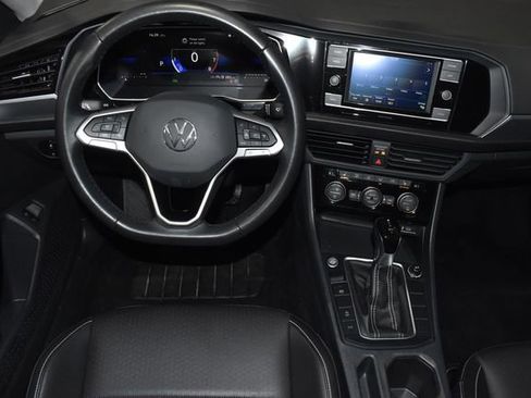 Used 2024 Volkswagen Jetta SE image 14