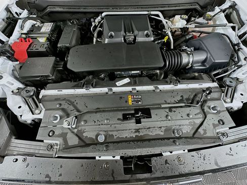 Used 2024 GMC Canyon AT4X image 34