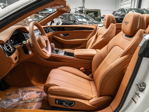 Used 2024 Bentley Continental GT Mulliner AWD/4WD image 35