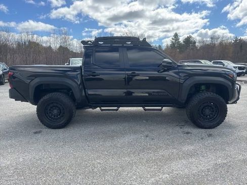 Used 2024 Toyota Tacoma TRD Sport w/ TRD Sport Upgrade Package AWD/4WD image 8
