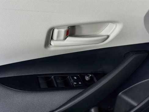 Used 2023 Toyota Corolla LE FWD image 23